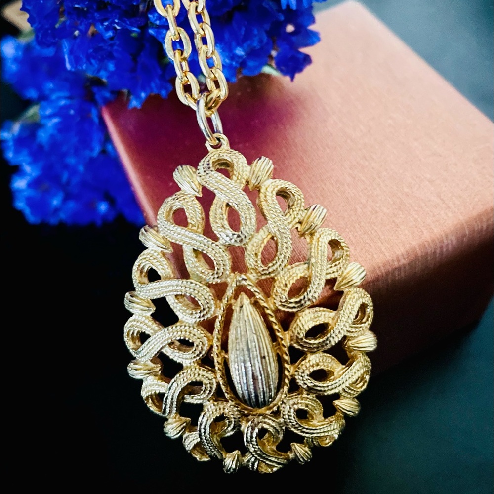 Gold Oval Scroll Pendant Necklace - Picture 2 of 8